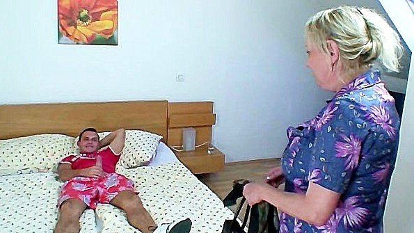 большие зрелые мамки видео